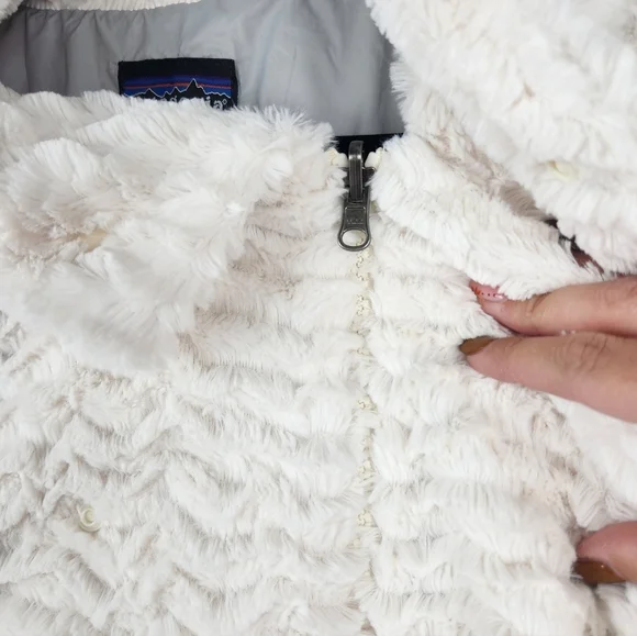 Patagonia Cream Fuzzy Fleece Jacket | Fits Women’s Small - Picture 6 of 9